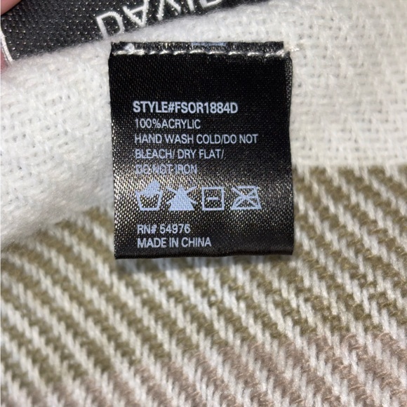 David and Young Checkered Wrap Poncho Shawl Blanket Sweater with Belt OS Plaid - Picture 3 of 9